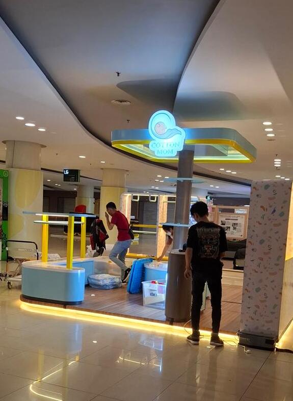 Cotton Mom booth Central Park